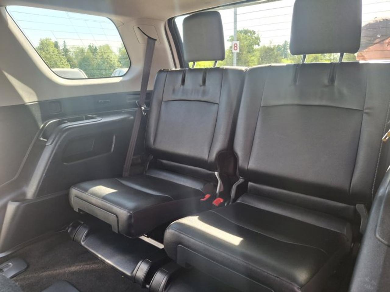 2021 Toyota 4Runner SR5 4WD | Leather | Sunroof | 7 Passenger | Power Seat | Heated Seats | CarPlay + Android and More ! Photo