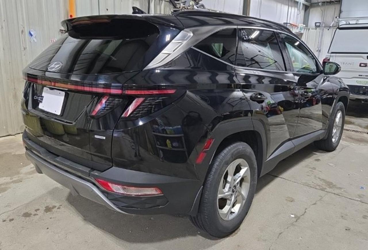 2023 Hyundai Tucson Preferred AWD | Trend Pkg | Leather | Sunroof | Nav | Heated Wheel + Seats | Power Seat | and More ! Photo