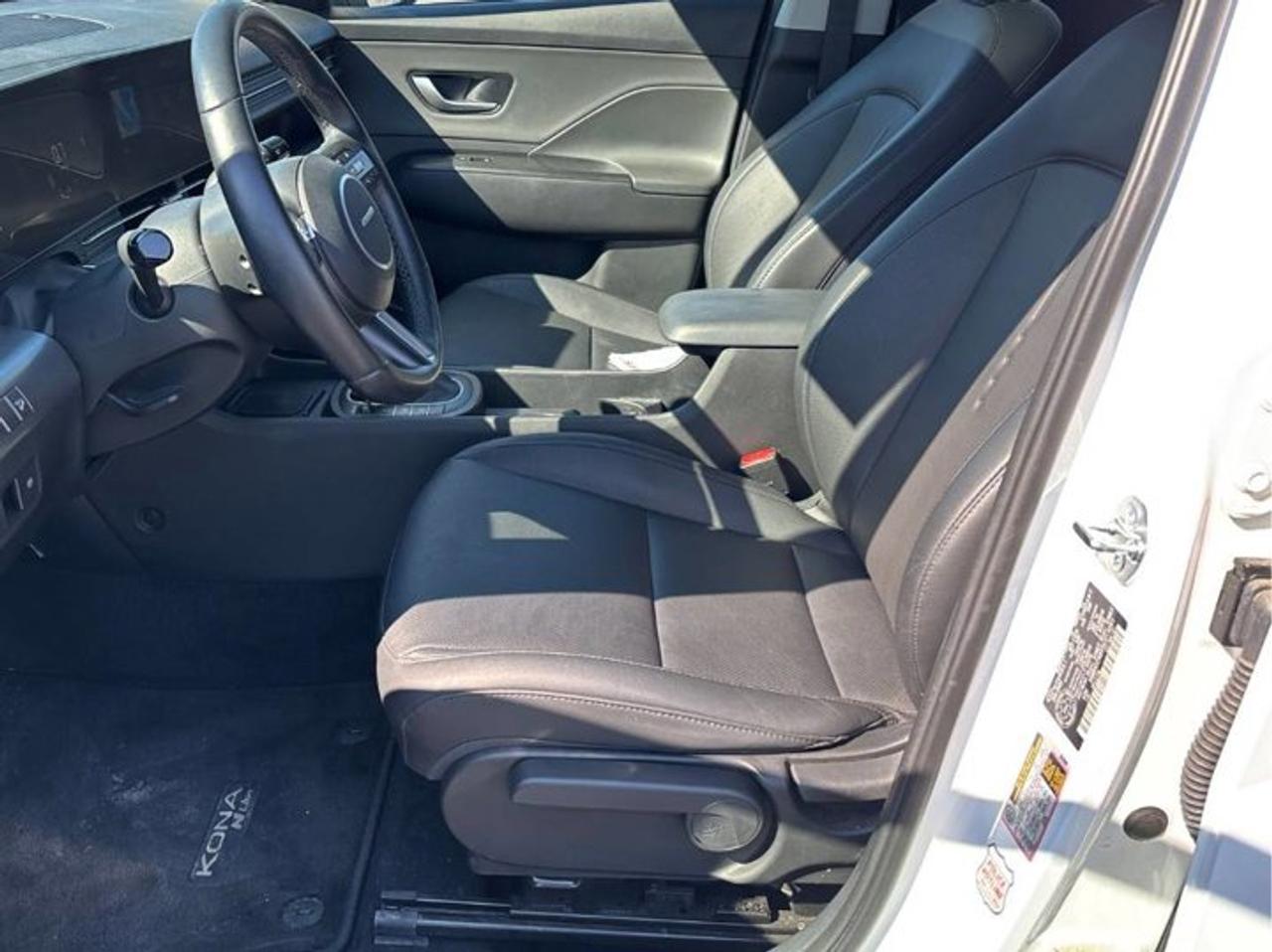 2025 Hyundai KONA Preferred AWD w/ Trend | Leather | Sunroof | Heated Seats + Steering | Remote Start | and More ! Photo