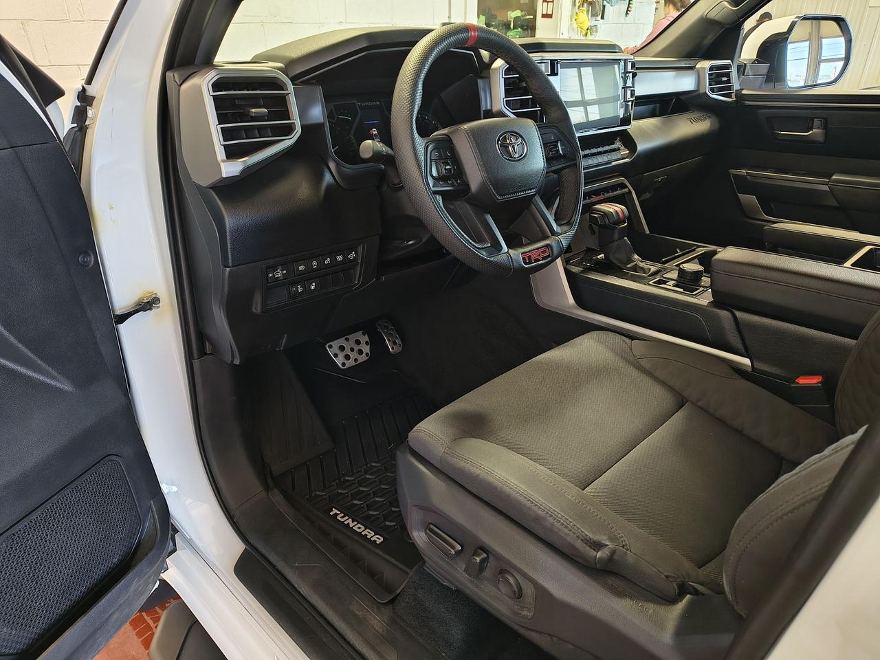 2025 Toyota Tundra TRD OFF ROAD Photo0