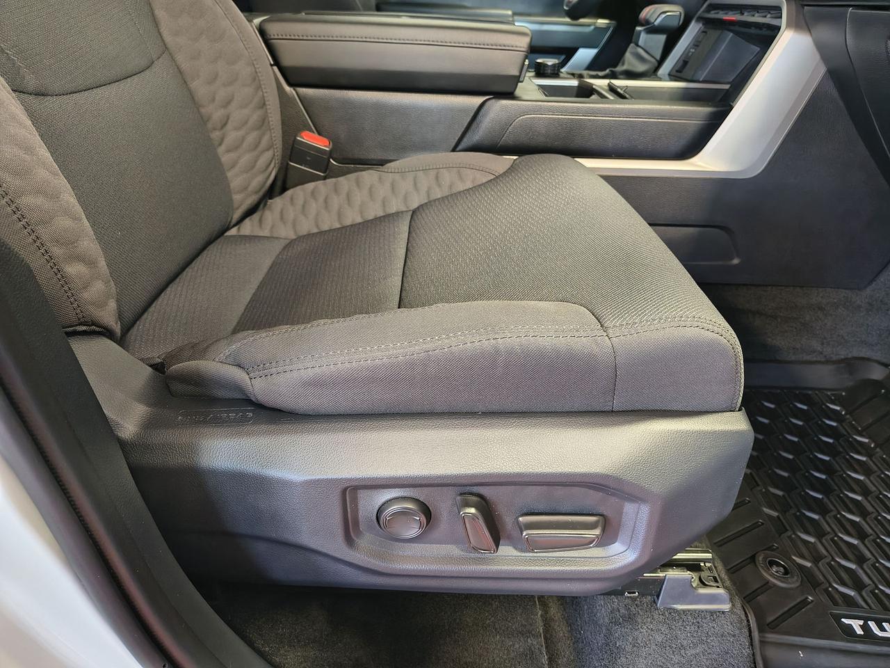 2025 Toyota Tundra TRD OFF ROAD Photo0