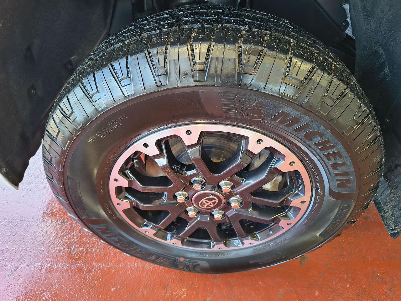 2025 Toyota Tundra TRD OFF ROAD Photo0