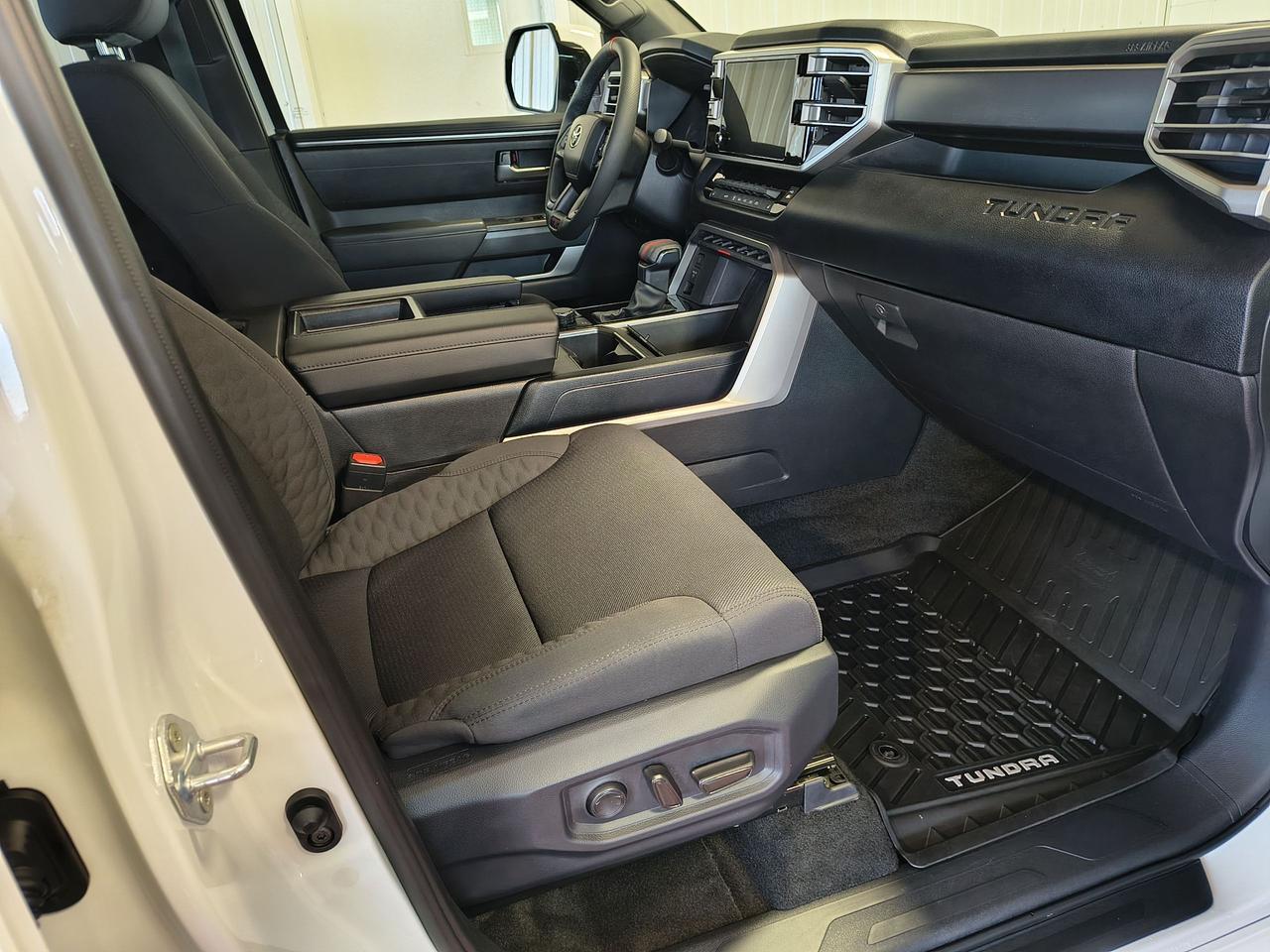 2025 Toyota Tundra TRD OFF ROAD Photo0