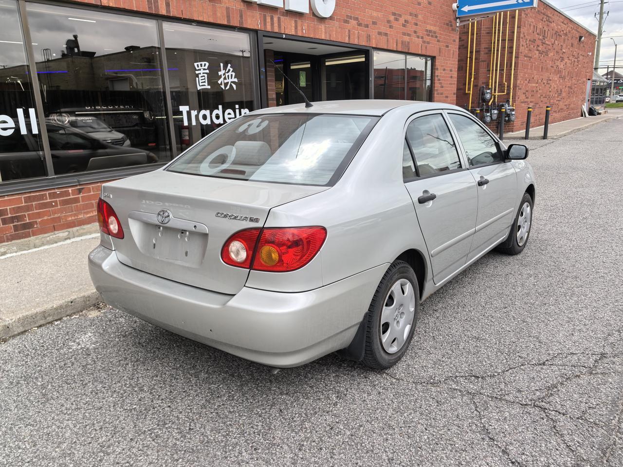 2004 Toyota Corolla CE Photo