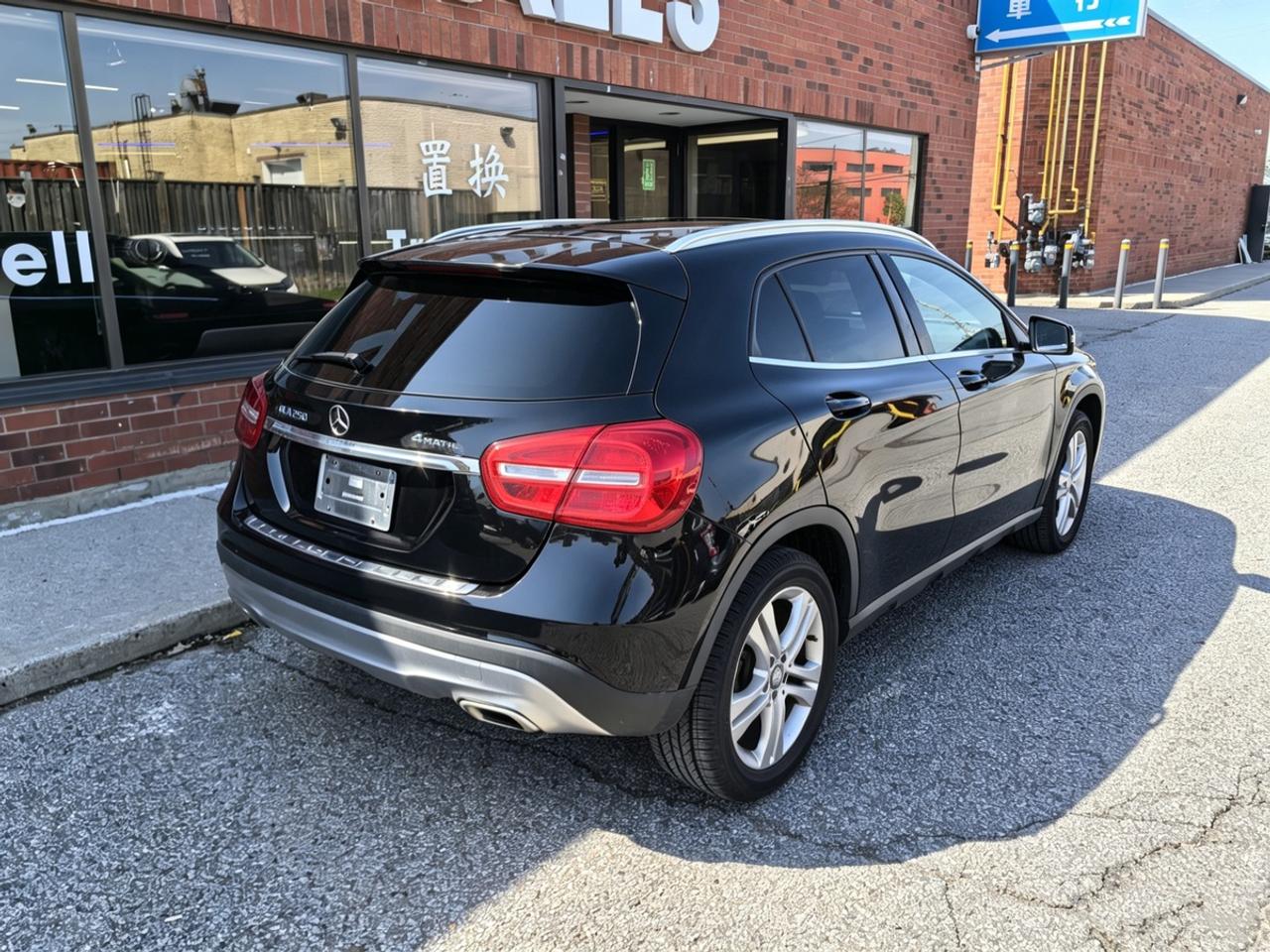 2015 Mercedes-Benz GLA-Class GLA250 Photo3