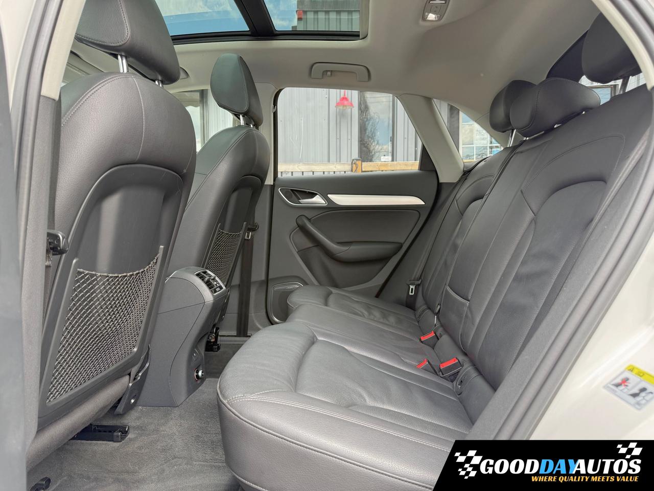 2017 Audi Q3 Technik S-LINE NAV PANO BOSE ONE OWNER CLEAN CARFX Photo