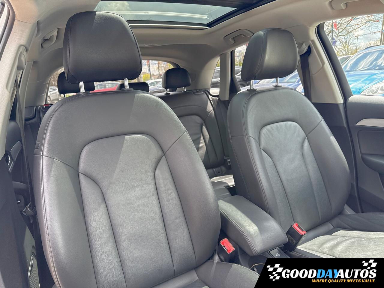 2017 Audi Q3 Technik S-LINE NAV PANO BOSE ONE OWNER CLEAN CARFX Photo