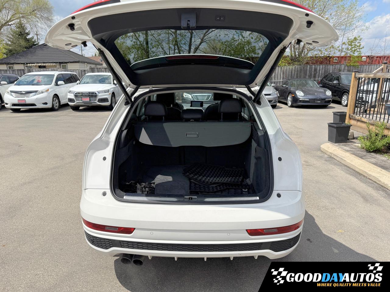 2017 Audi Q3 Technik S-LINE NAV PANO BOSE ONE OWNER CLEAN CARFX Photo