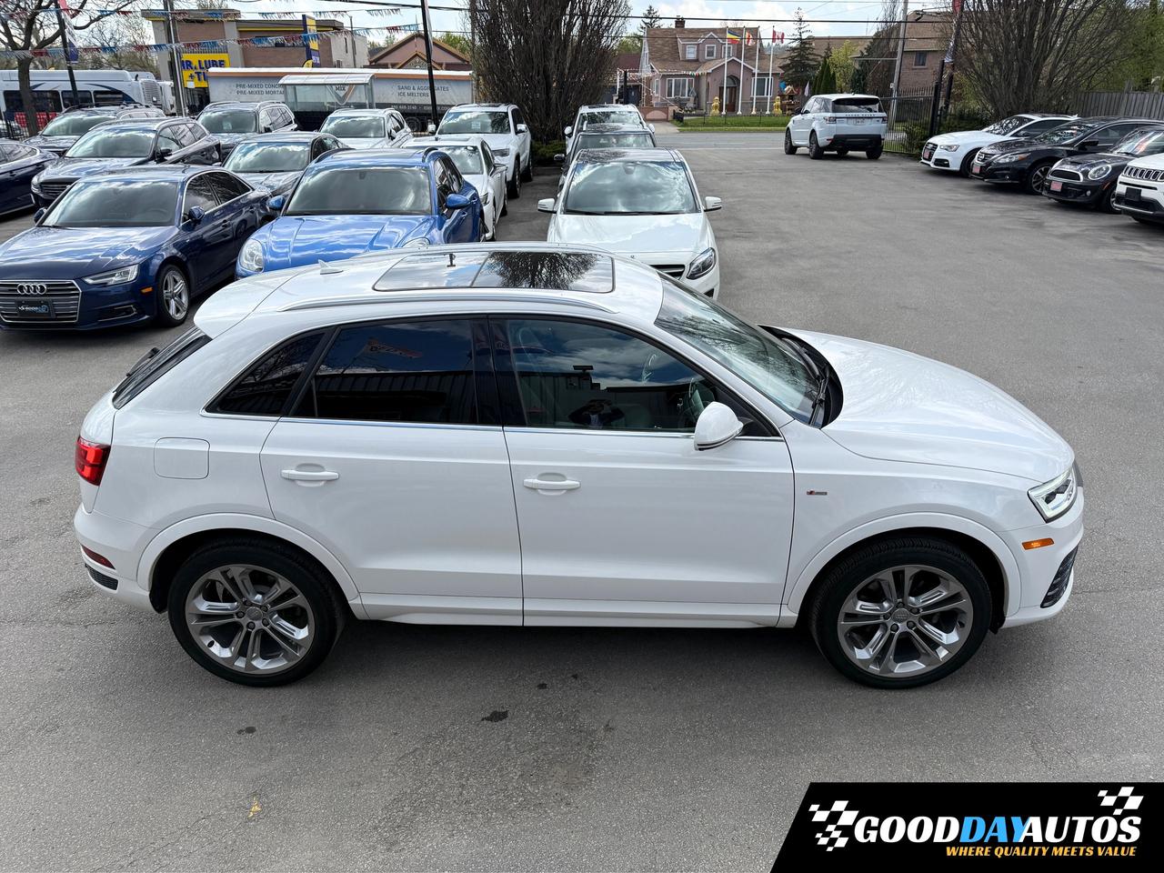 2017 Audi Q3 Technik S-LINE NAV PANO BOSE ONE OWNER CLEAN CARFX Photo