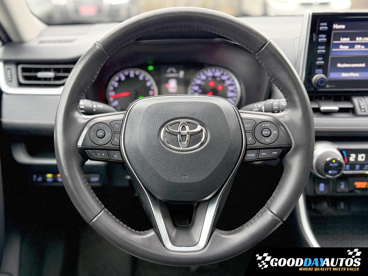 2020 Toyota RAV4 XLE PREMIUM PKG ONE OWNER 2 SETS OF TIRES & RIMS Photo