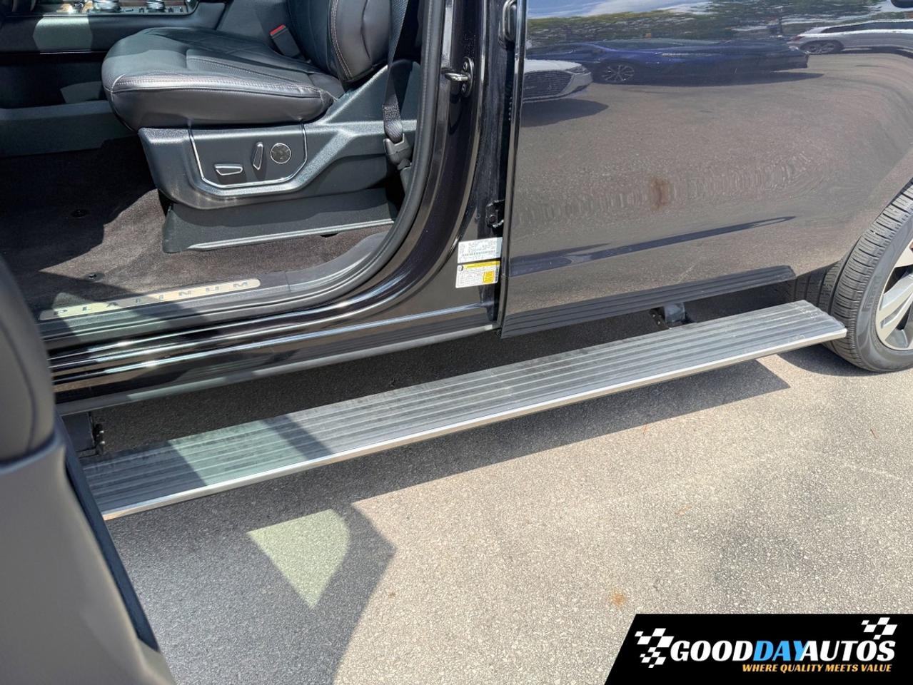 2021 Ford Expedition Platinum MAX FULLY LOADED CLEAN CARFAX Photo