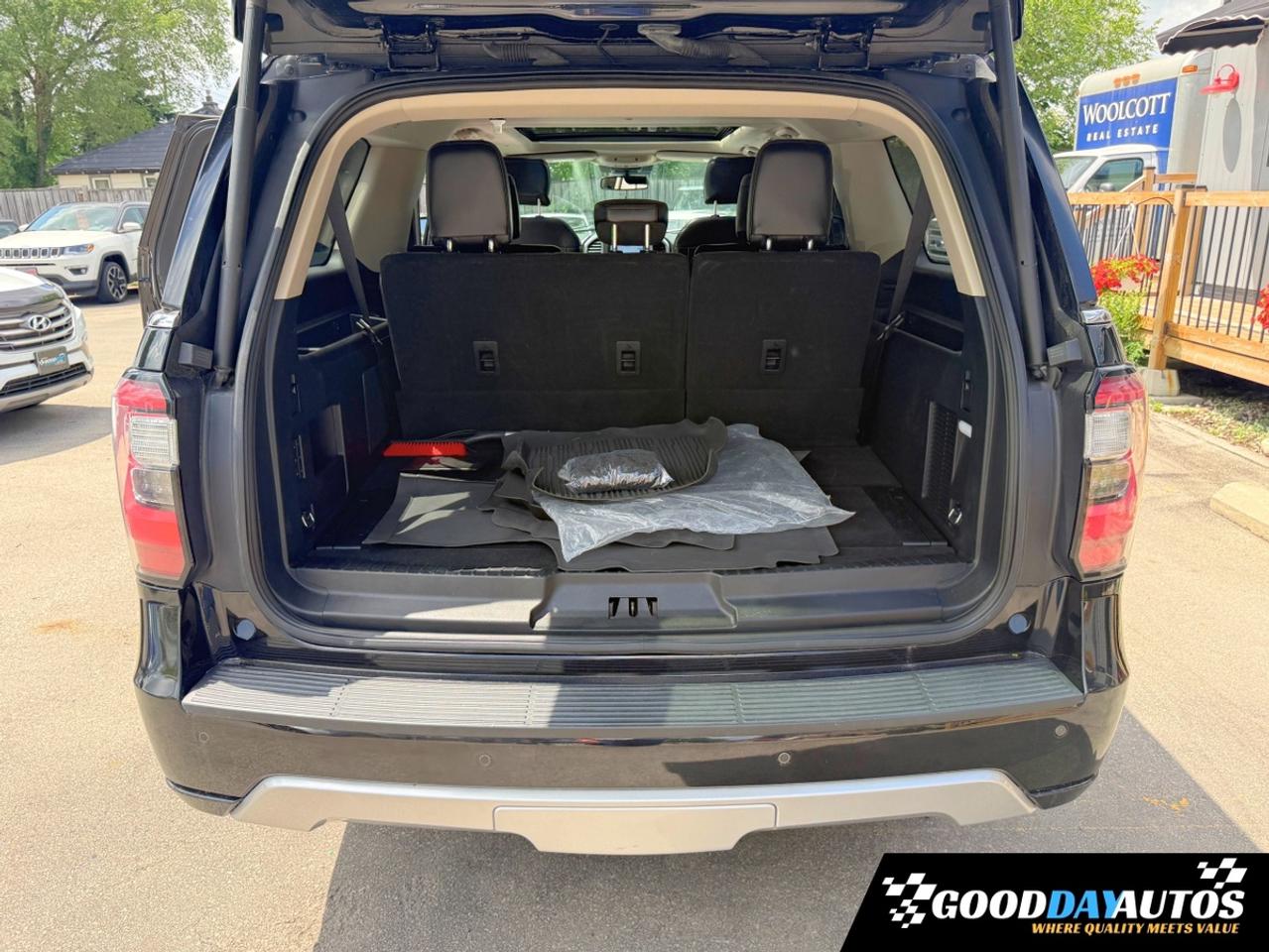 2021 Ford Expedition Platinum MAX FULLY LOADED CLEAN CARFAX Photo