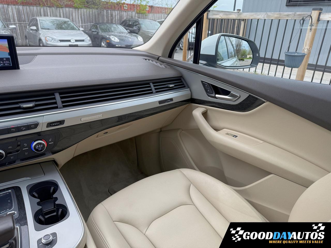 2018 Audi Q7 QUATTRO PREMIUM 7 PASS NAV PANO CLEAN CARFAX MINT Photo