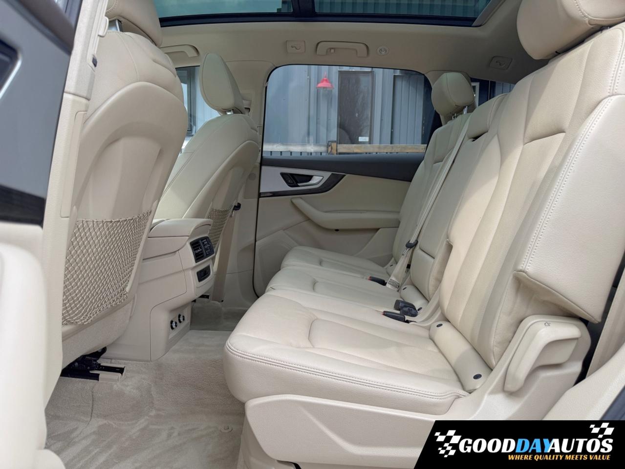 2018 Audi Q7 QUATTRO PREMIUM 7 PASS NAV PANO CLEAN CARFAX MINT Photo