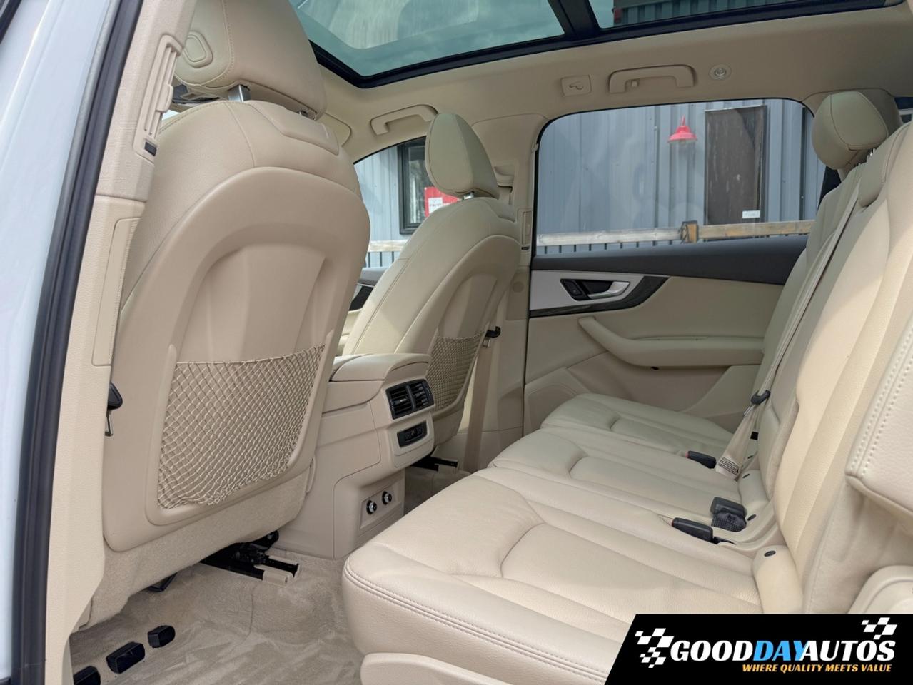 2018 Audi Q7 QUATTRO PREMIUM 7 PASS NAV PANO CLEAN CARFAX MINT Photo