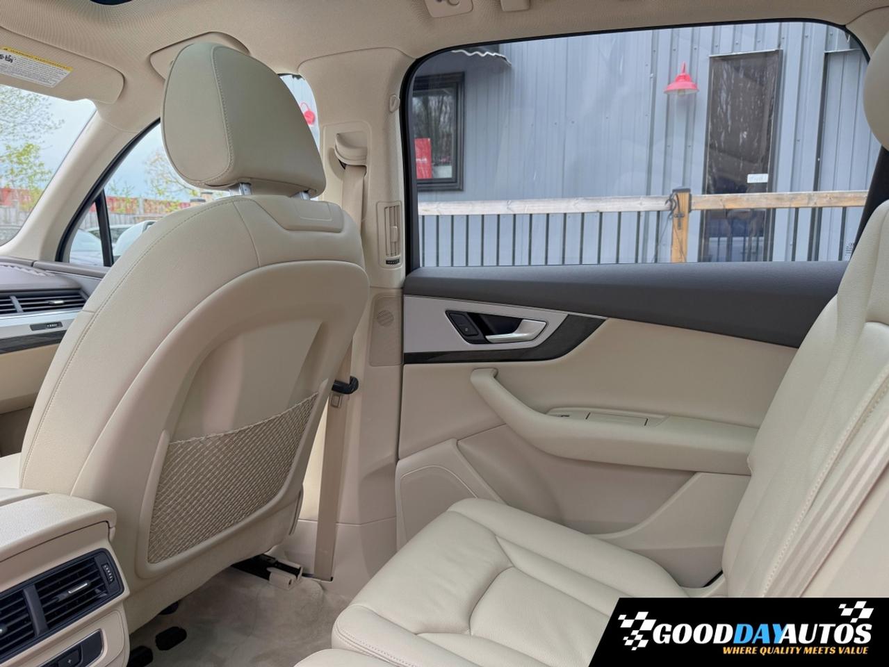 2018 Audi Q7 QUATTRO PREMIUM 7 PASS NAV PANO CLEAN CARFAX MINT Photo