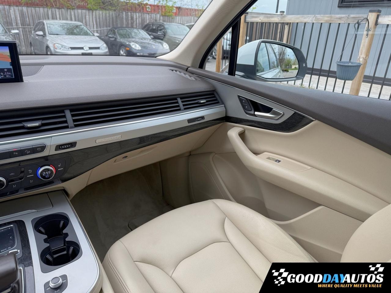 2018 Audi Q7 QUATTRO PREMIUM 7 PASS NAV PANO CLEAN CARFAX MINT Photo