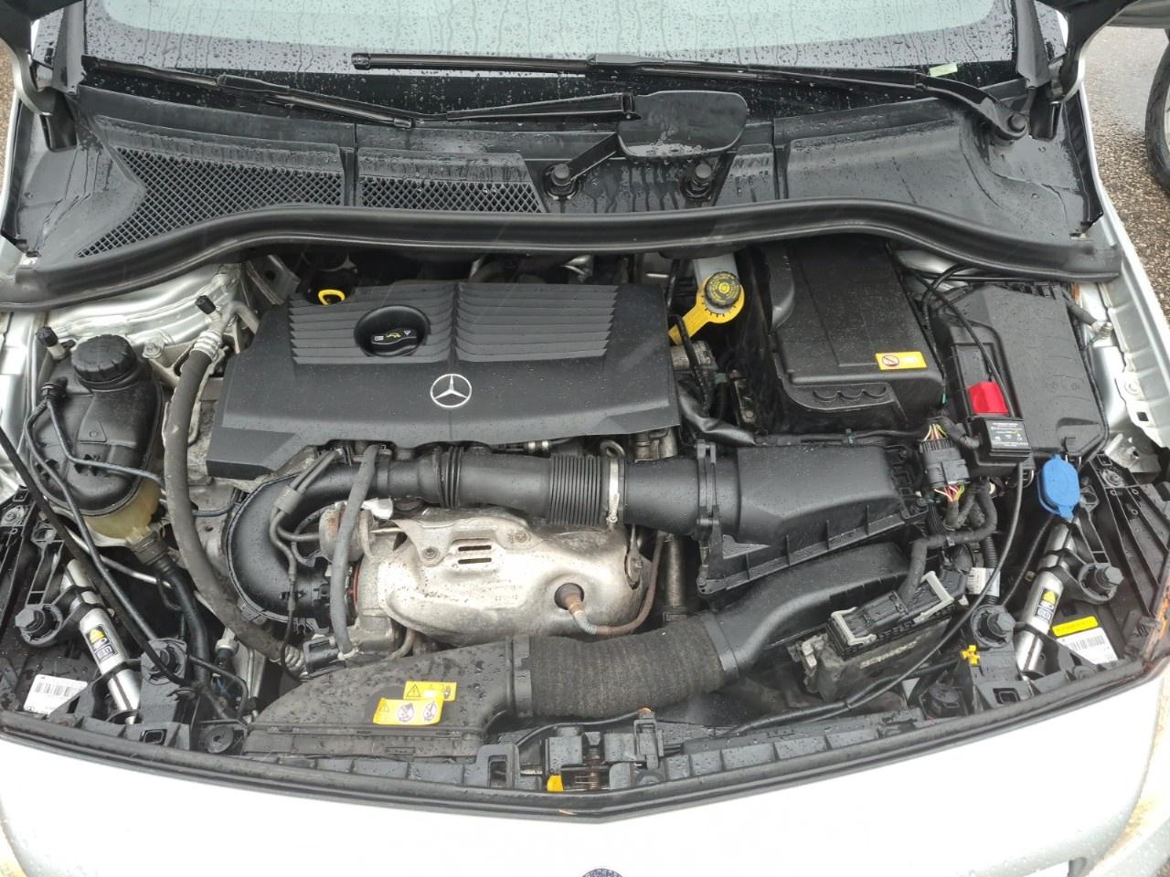 2014 Mercedes-Benz B-Class B 250 Sports Tourer Photo