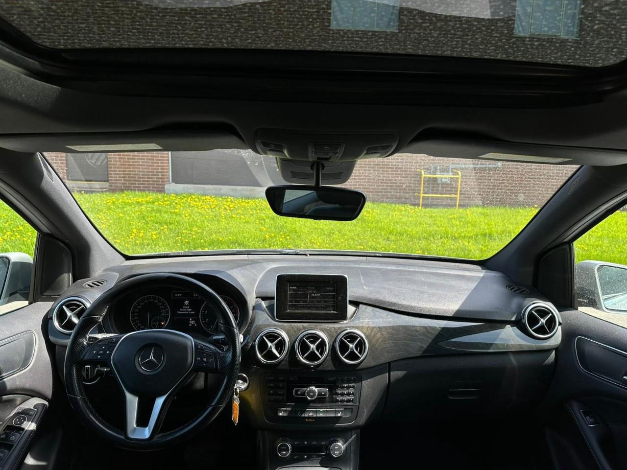 2014 Mercedes-Benz B-Class B 250 Sports Tourer Photo