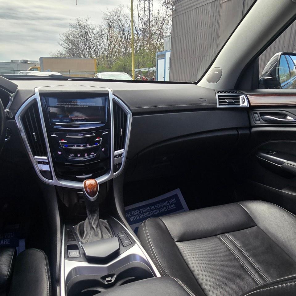 2014 Cadillac SRX AWD 4DR LUXURY Photo