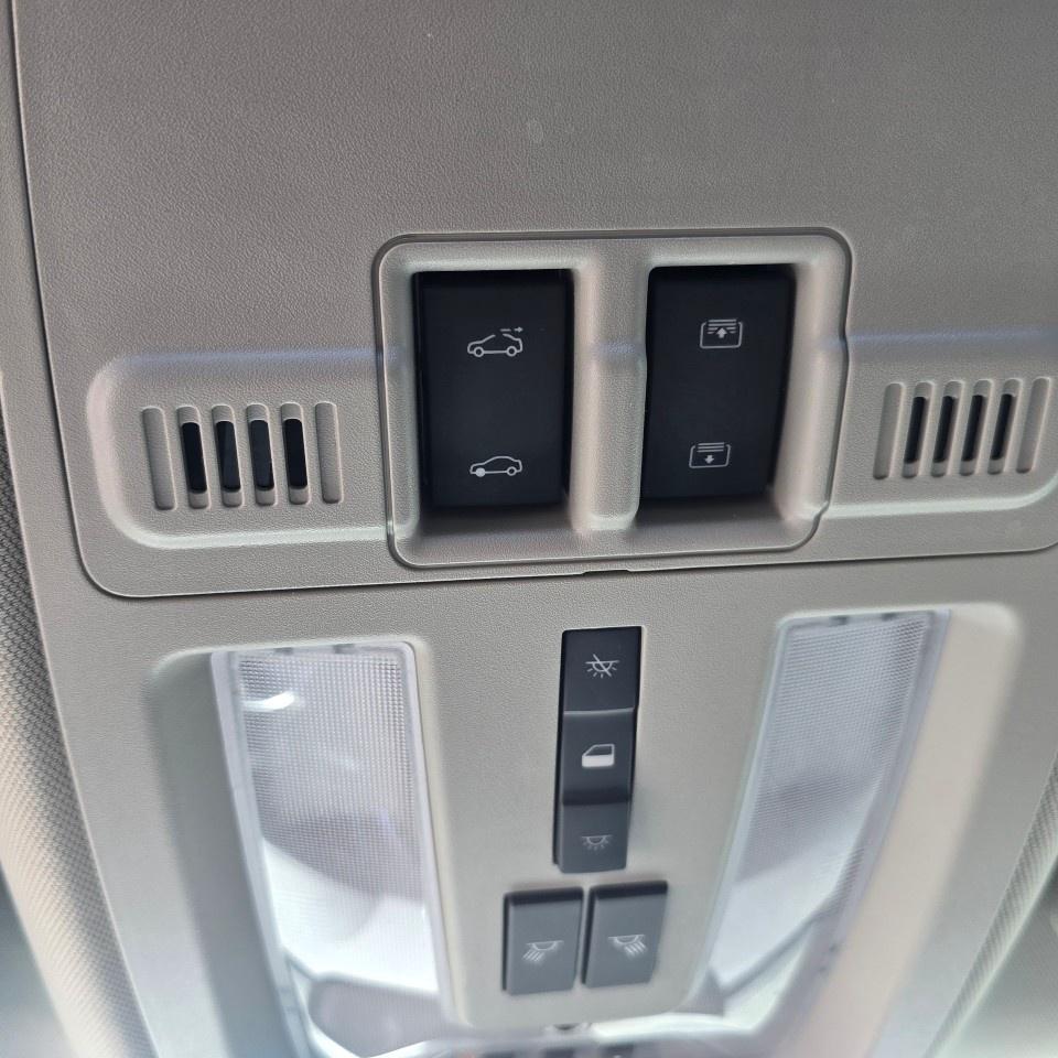 2014 Cadillac SRX AWD 4DR LUXURY Photo