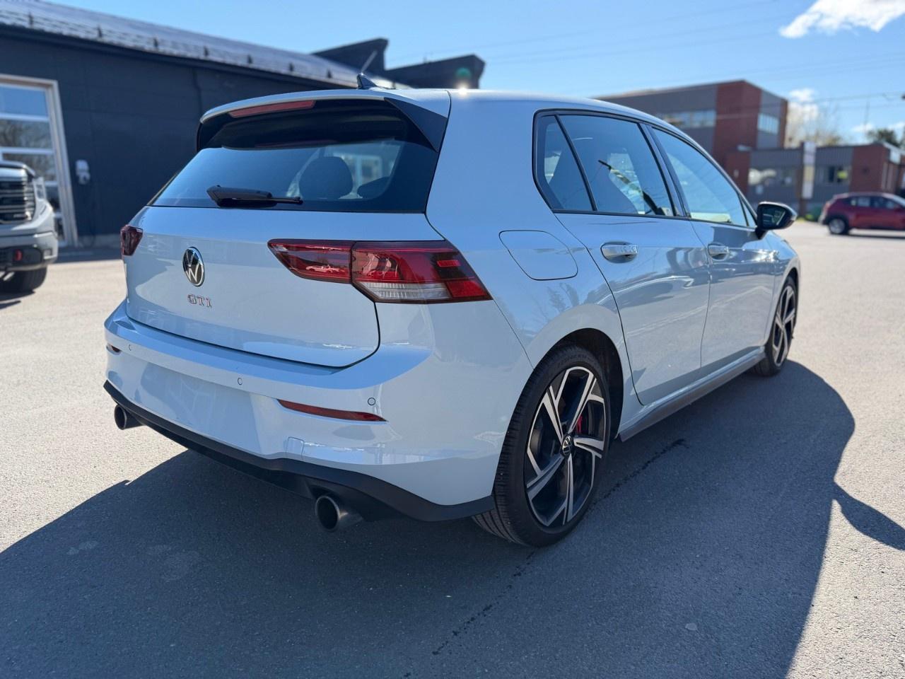 2025 Volkswagen Golf GTI Auto Photo4