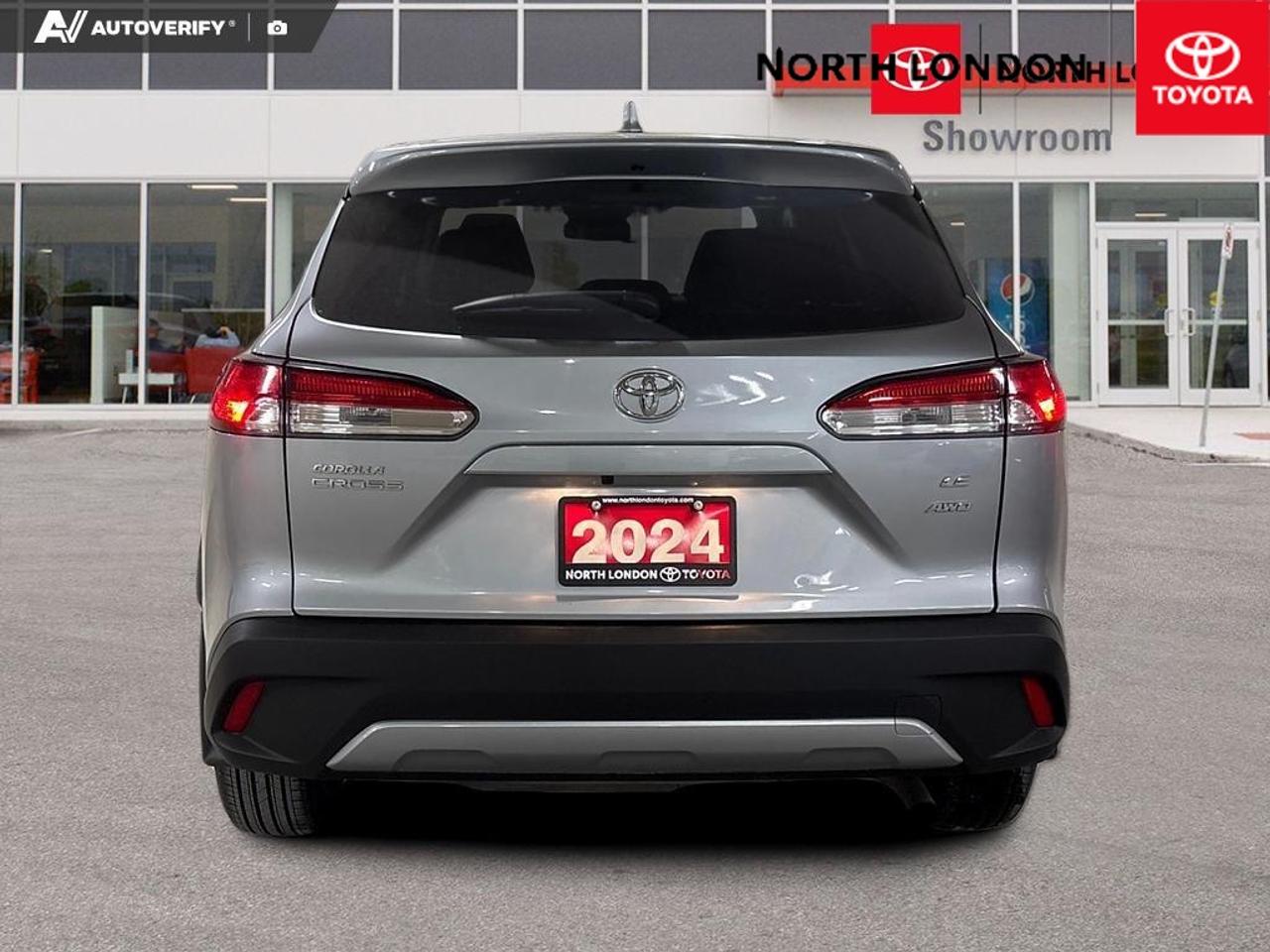 2024 Toyota Corolla Cross LE 4dr All-Wheel Drive Photo4