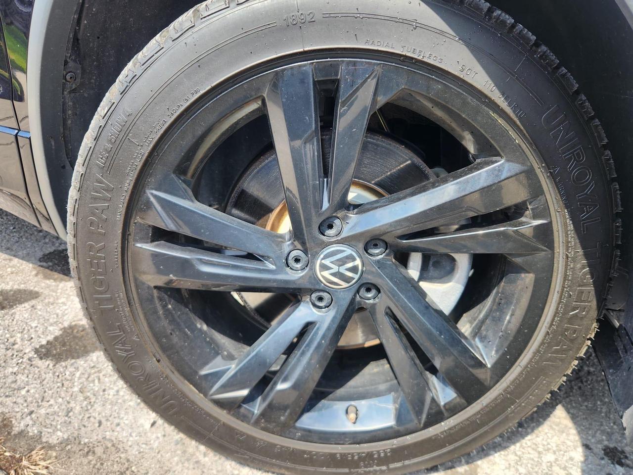 2024 Volkswagen Tiguan Comfortline R-Line Black Edition 4dr All-Wheel Drive 4MOTION Photo