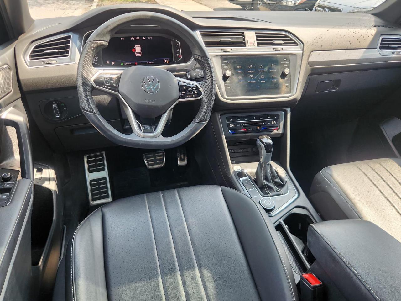 2024 Volkswagen Tiguan Comfortline R-Line Black Edition 4dr All-Wheel Drive 4MOTION Photo