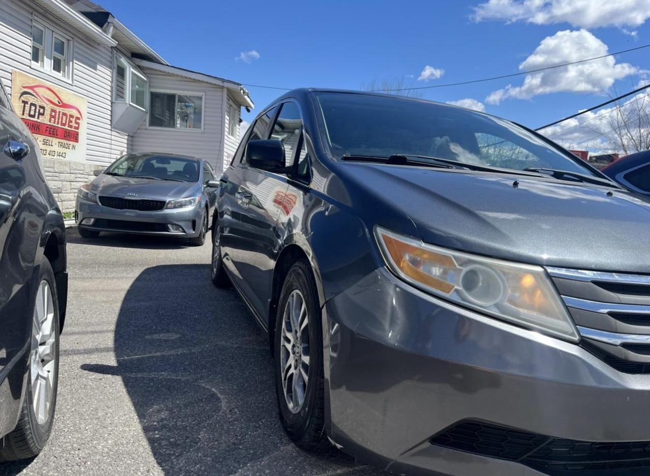2013 Honda Odyssey EX L Photo2