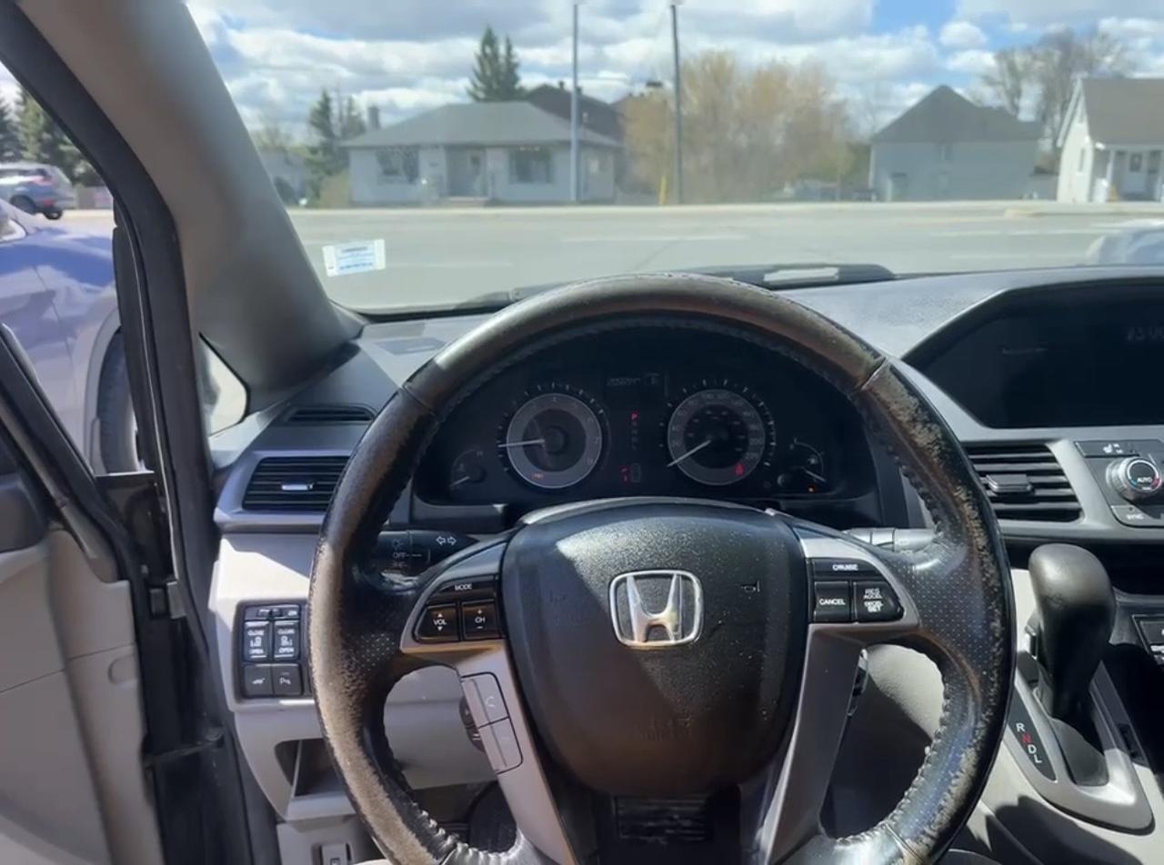 2013 Honda Odyssey EX L Photo