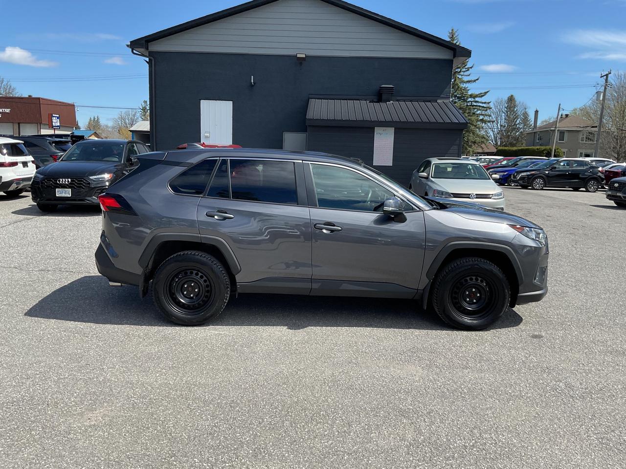 2025 Toyota RAV4 LE 4dr All-wheel Drive Photo