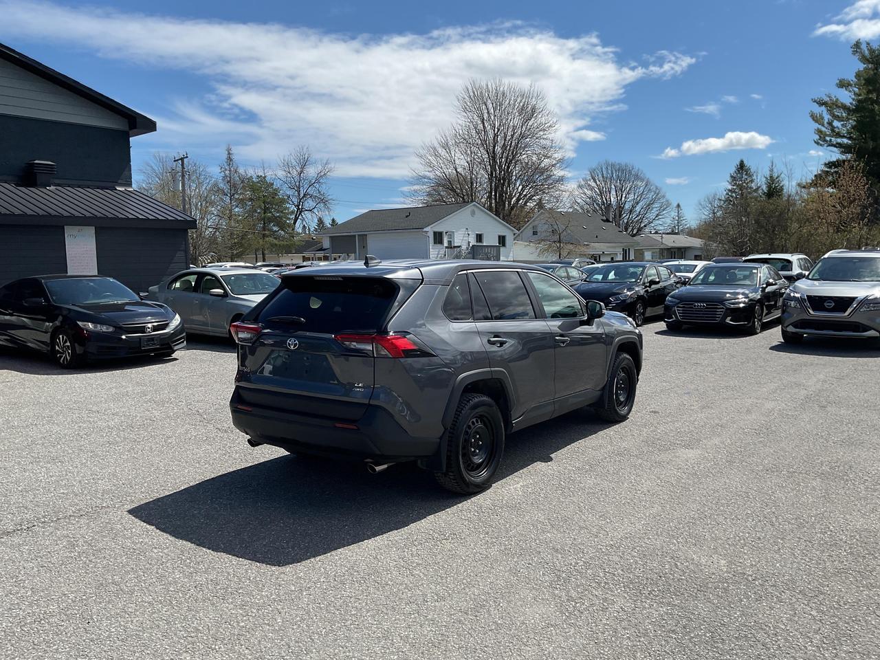2025 Toyota RAV4 LE 4dr All-wheel Drive Photo