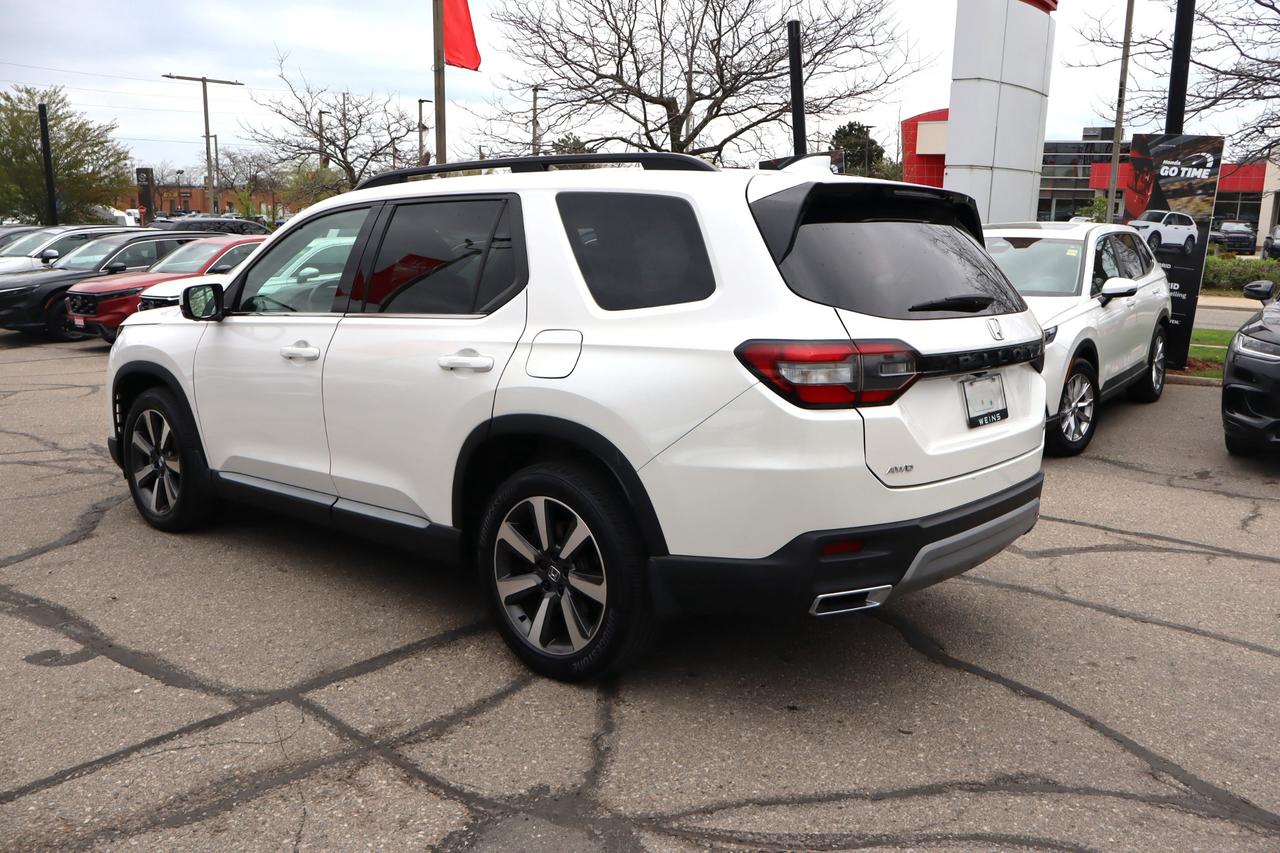 2024 Honda Pilot Touring 4dr All-Wheel Drive Photo2