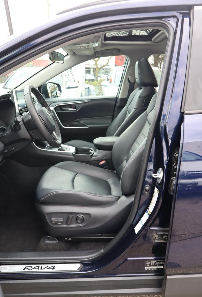 2021 Toyota RAV4 XLE 4dr All-wheel Drive Photo