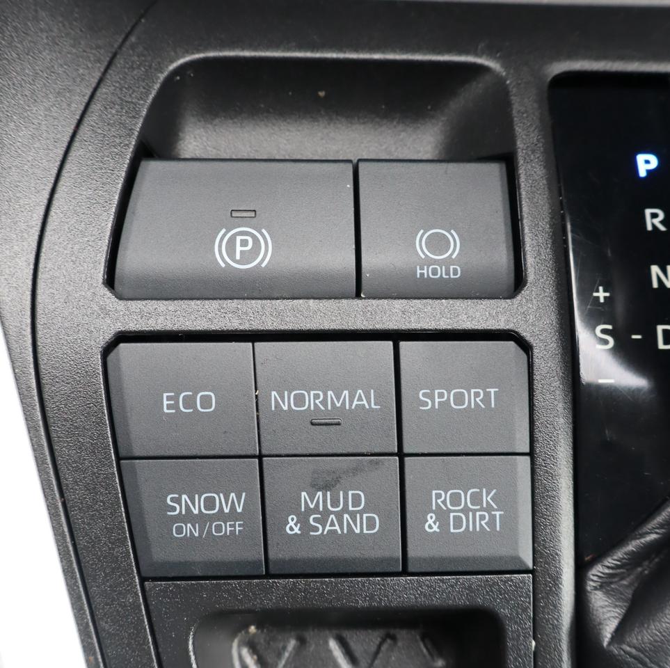 2021 Toyota RAV4 XLE 4dr All-wheel Drive Photo
