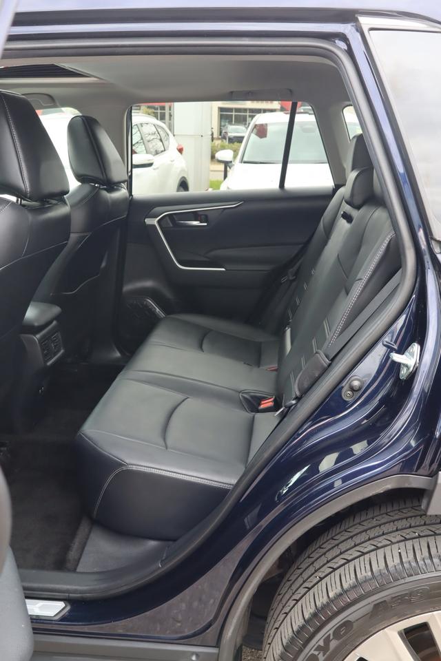 2021 Toyota RAV4 XLE 4dr All-wheel Drive Photo