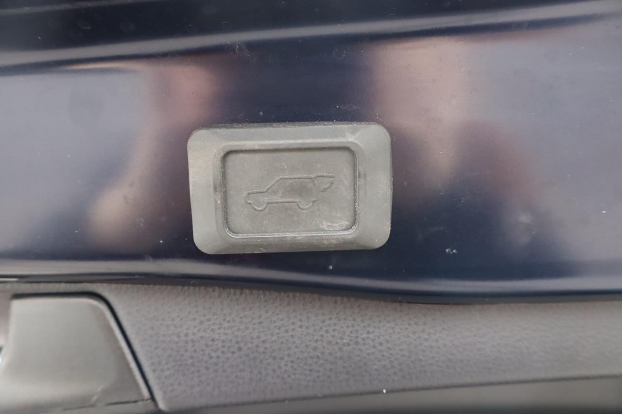 2021 Toyota RAV4 XLE 4dr All-wheel Drive Photo