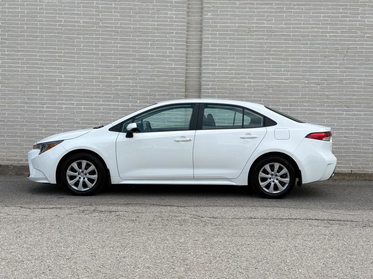2022 Toyota Corolla LE Photo2