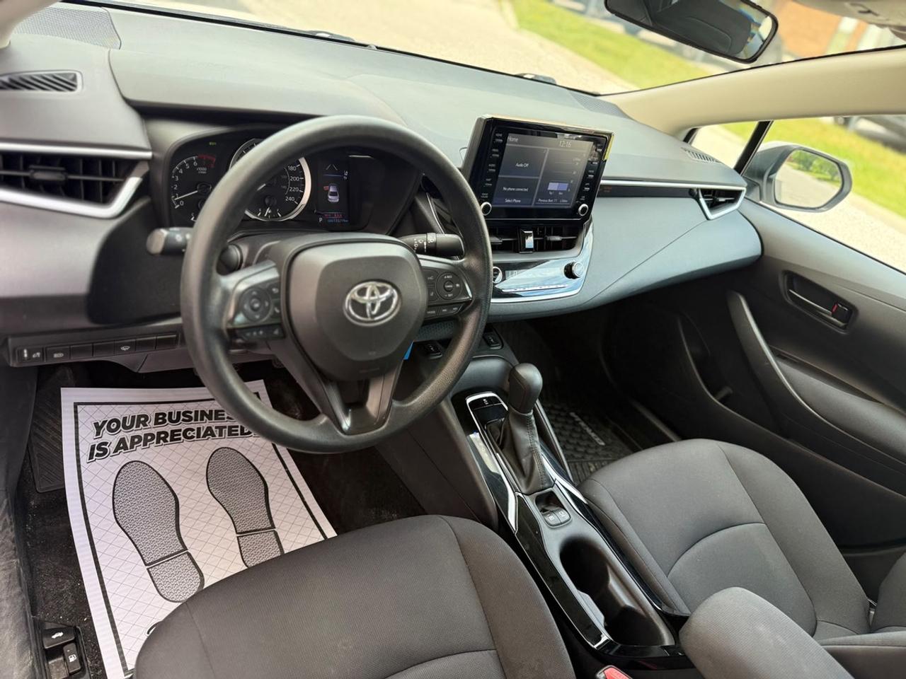 2022 Toyota Corolla LE Photo