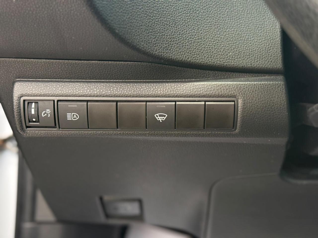 2022 Toyota Corolla LE Photo