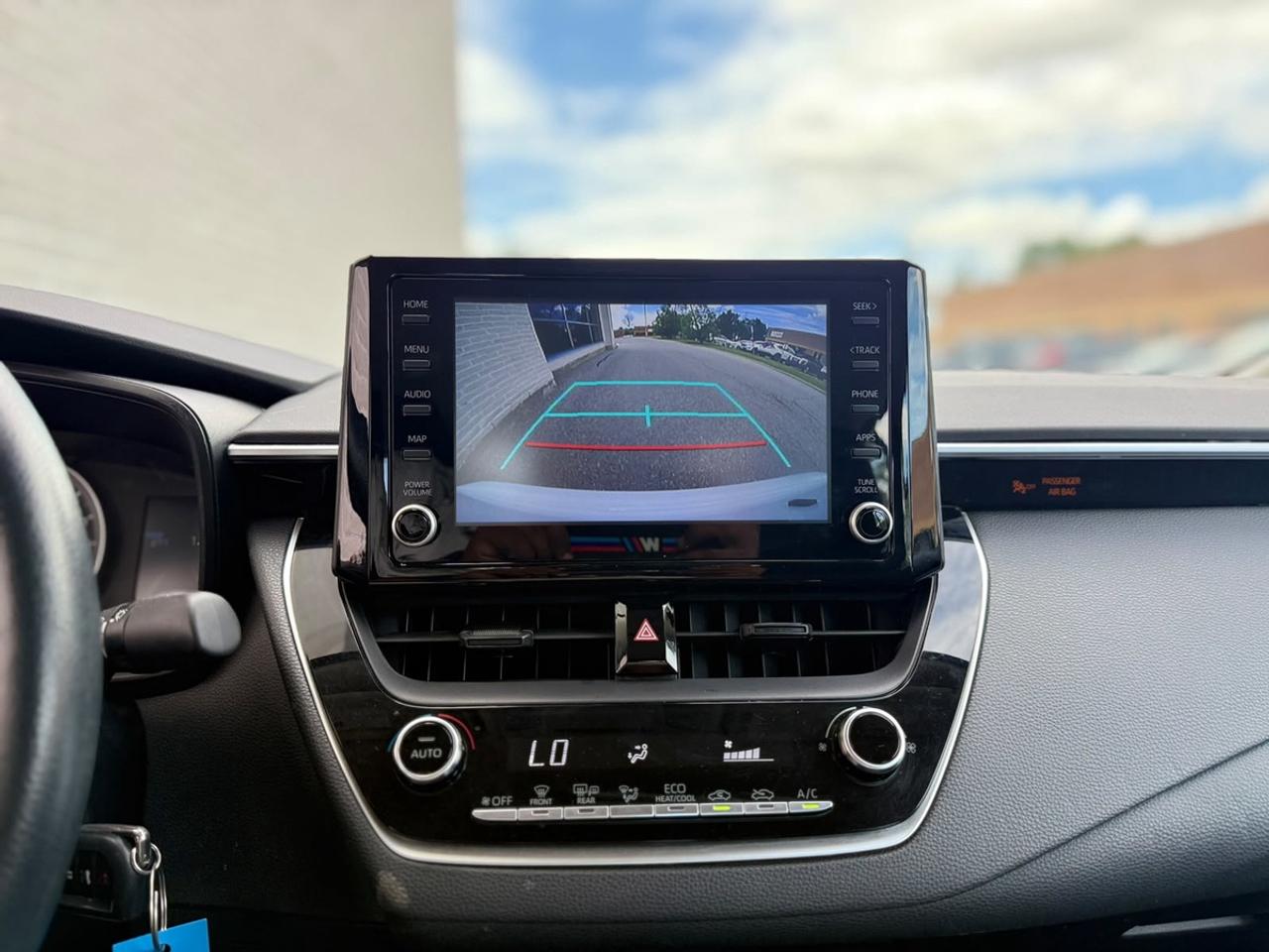 2022 Toyota Corolla LE Photo