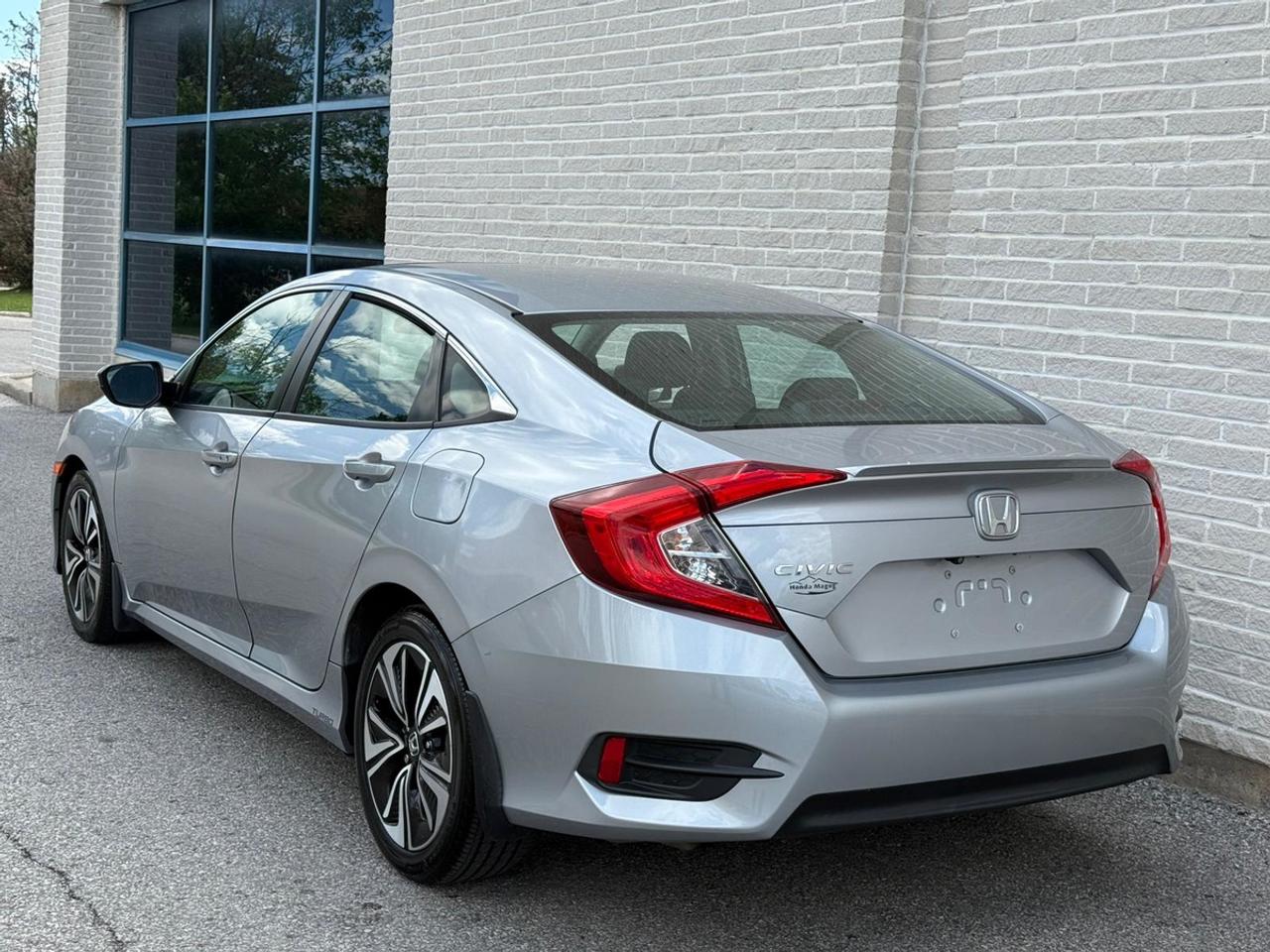 2017 Honda Civic EX Photo2