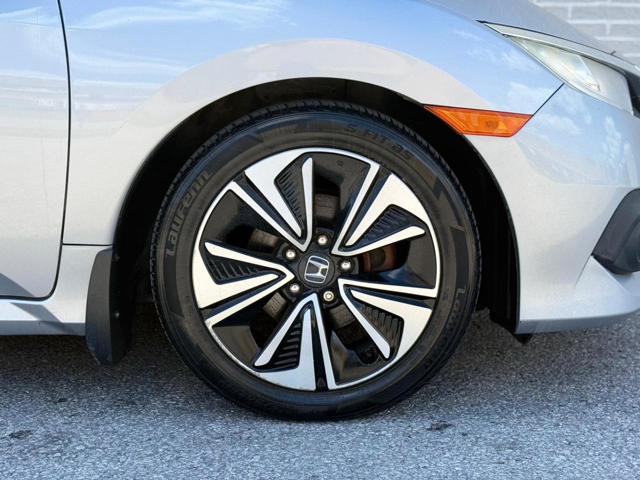 2017 Honda Civic EX Photo