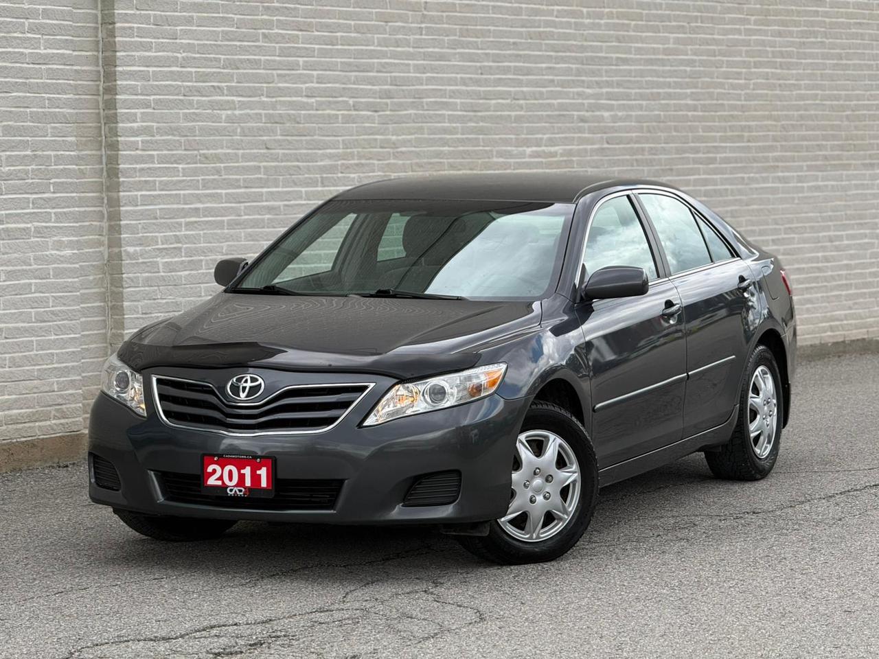 2011 Toyota Camry LE Photo0