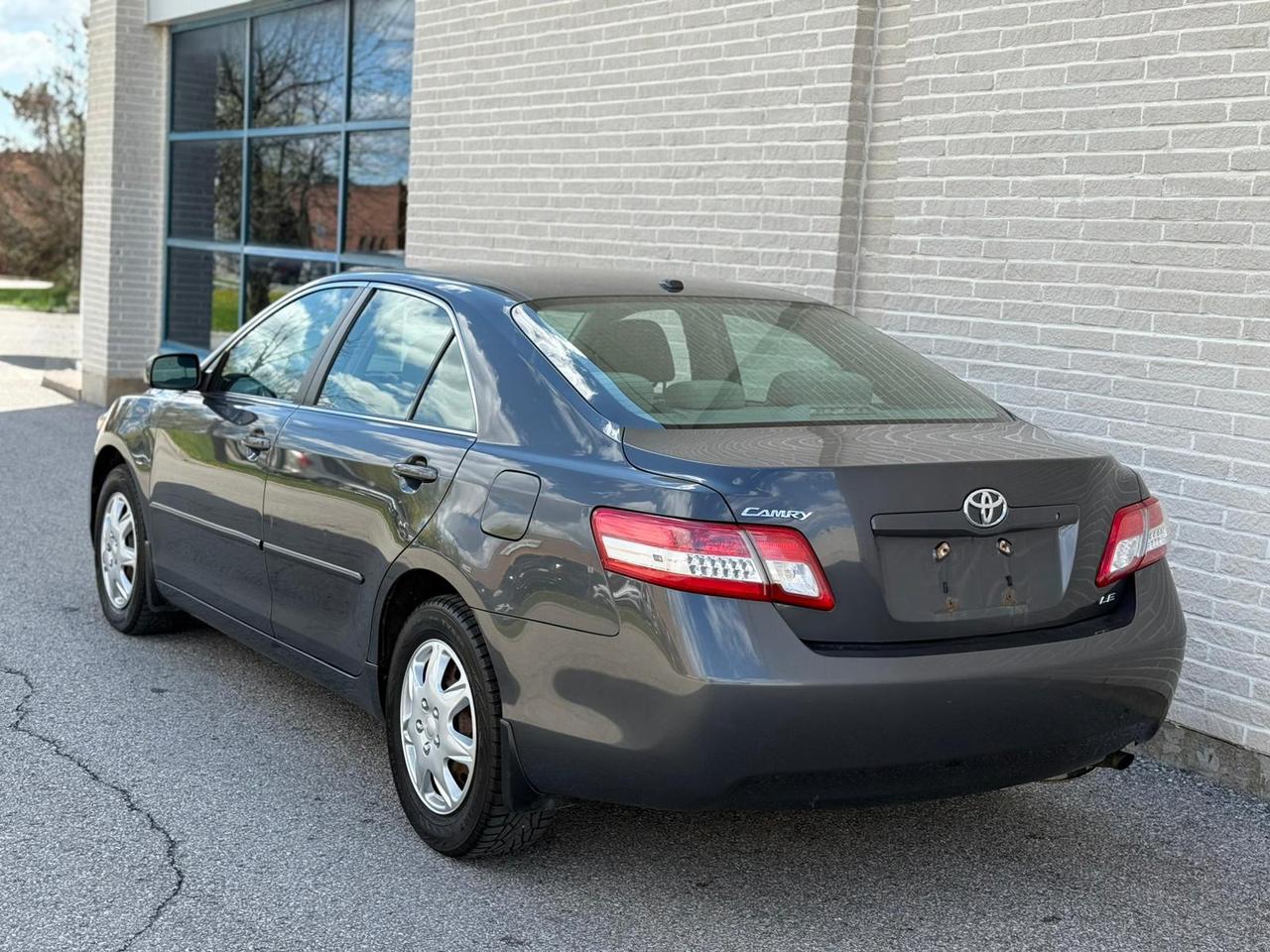 2011 Toyota Camry LE Photo