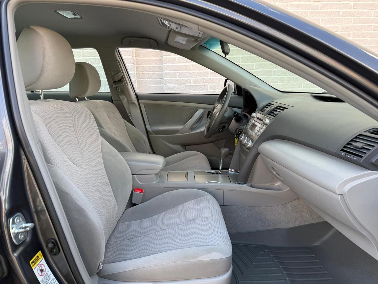 2011 Toyota Camry LE Photo