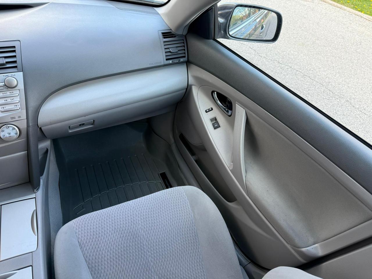 2011 Toyota Camry LE Photo