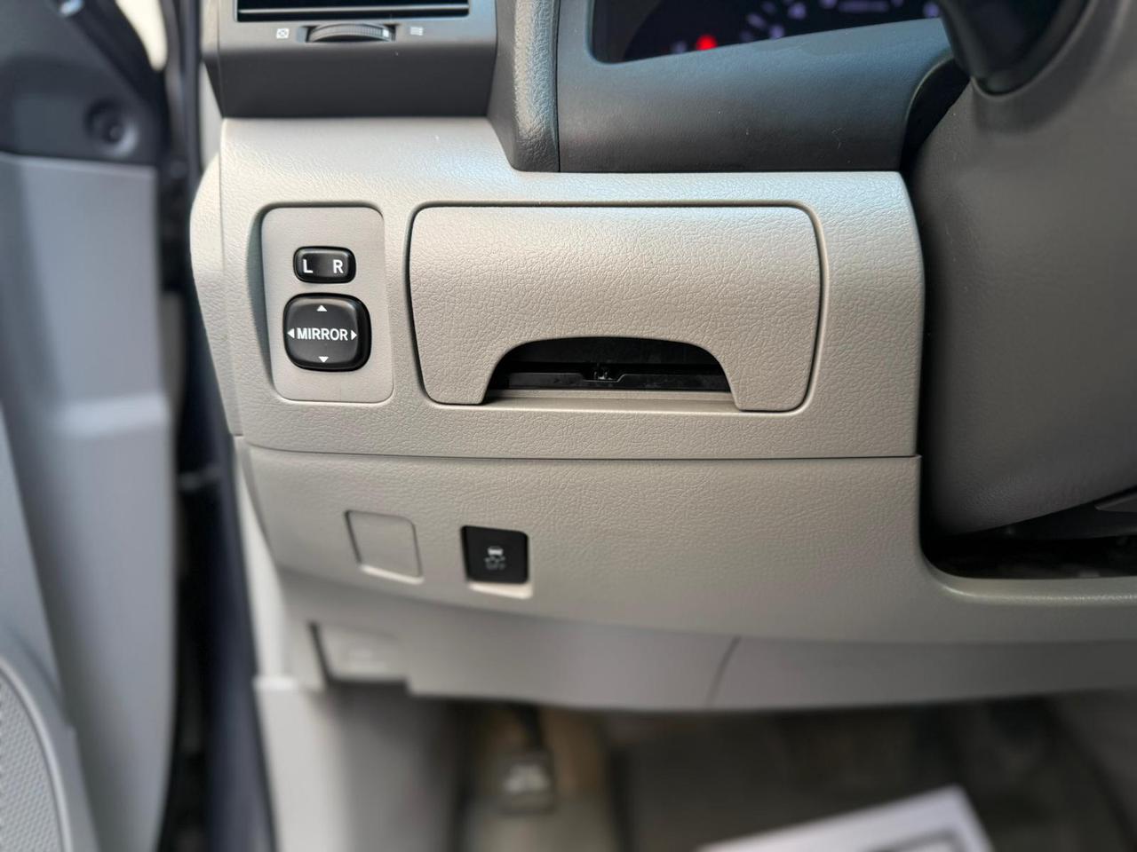 2011 Toyota Camry LE Photo