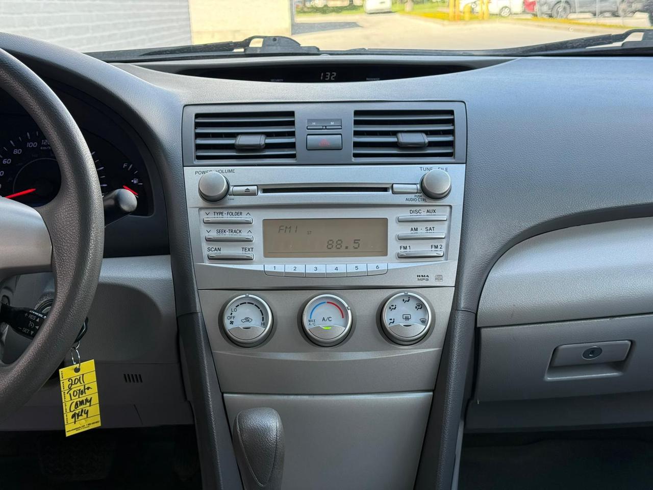 2011 Toyota Camry LE Photo